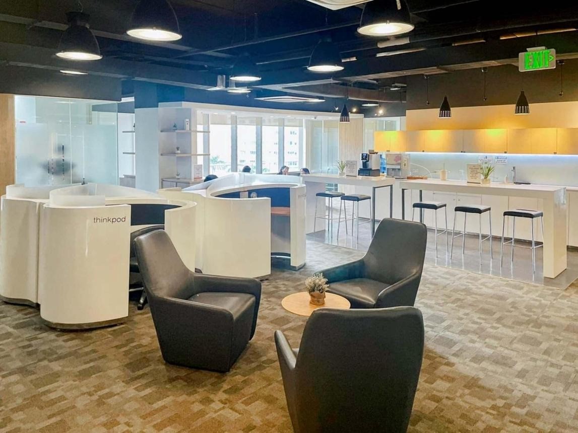 Regus — Park Centrale Building workspace view 7